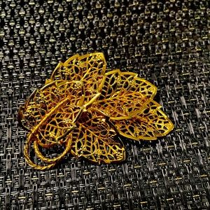 Judy Lee Vintage Gold Tone Signed Leaf Brooch